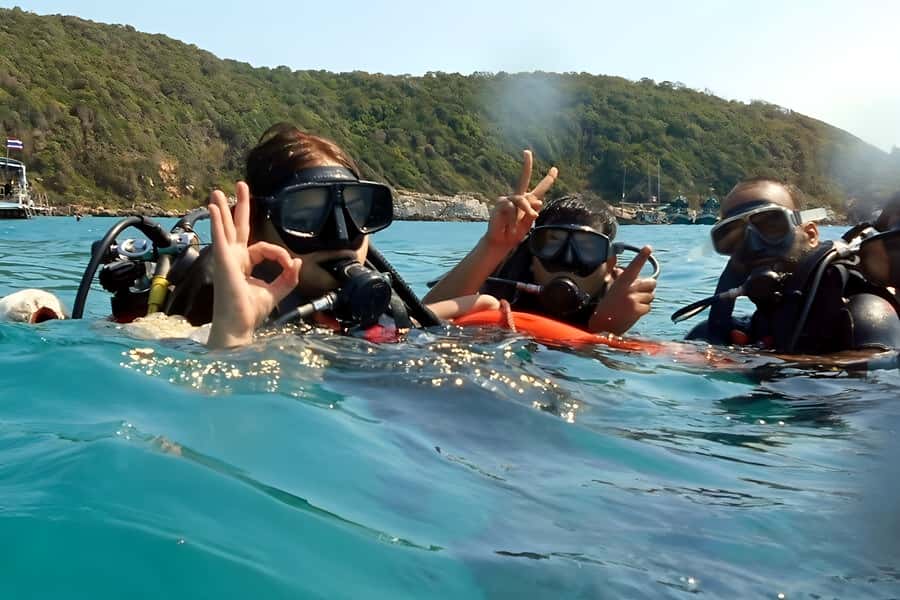 Pattaya: Snorkeling or Beginner Scuba Diving Tour with lunch - The Pattaya boat day: pickup, sightseeing time, then lunch on board