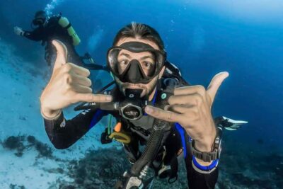 Phuket: PADI Advanced Open Water Course 2 days/6 Dives - The two-day schedule: what your days feel like from pier to return