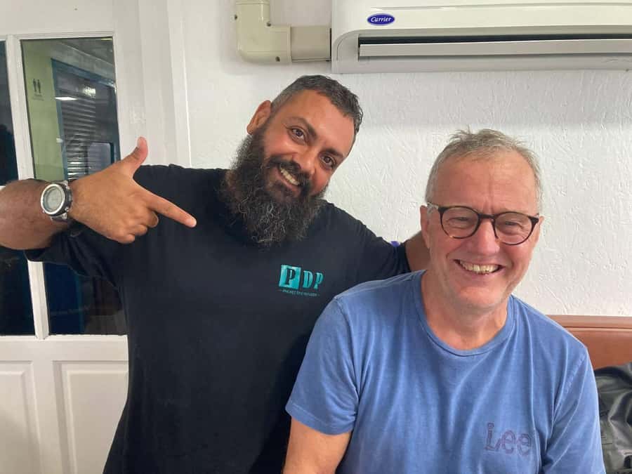 Phuket: PADI Advanced Open Water Course 2 days/6 Dives - The boat day experience: meals, breaks, and what to expect between sessions