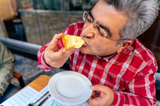 PRIVATE Istanbul Food Tour - 10 Tastings including Raki & Padi - Kadıkoy Carsisi stop: eating at the pace of the neighborhood