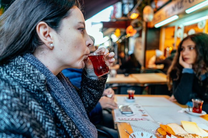 PRIVATE Istanbul Food Tour - 10 Tastings including Raki & Padi - Kadıkoy Bull Statue: art with a travel story