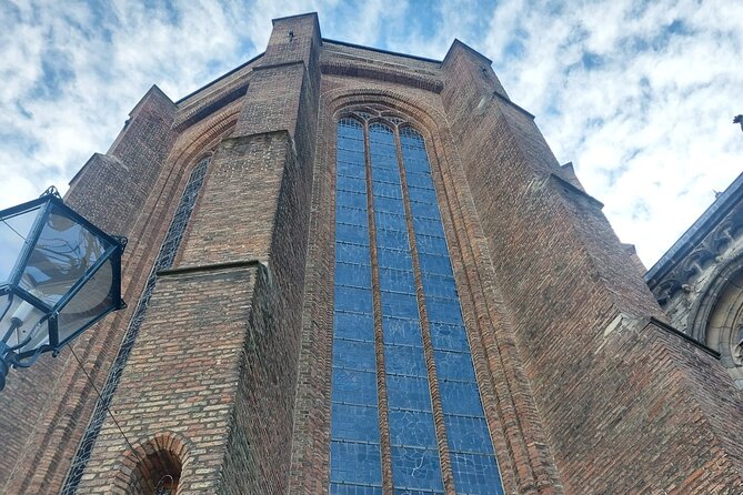Private Walking Tour of Delft: Dive into the Dutch Golden Age - Oude Delft canal stop: the Gemeenlandshuis van Delfland and water boards