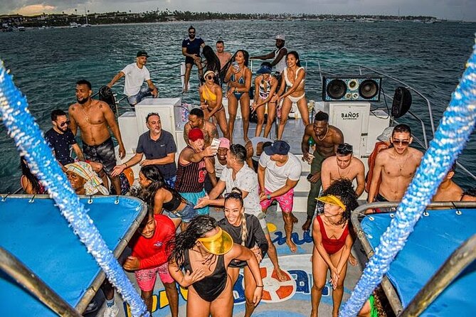 Punta Cana: Party Boat + Snorkeling Diving Music Drink Open Bar - Open bar and music: the fun engine of the trip