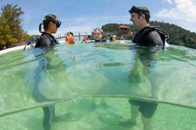 RAID Try-Dive in Kota Kinabalu, Sabah - The Morning Briefing and Confined Water Skills