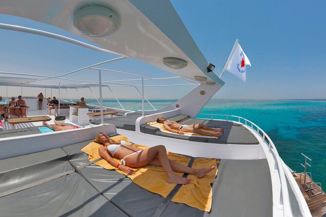 Safe Try dive-Personal instructor, 1:1 experience, Top boat - A big 27-meter boat: why comfort matters in the Red Sea heat