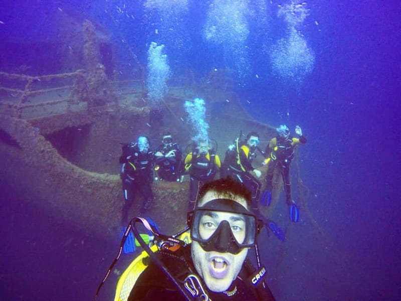 Salou: Fun Scuba Dive with Instructor (No License Needed) - The classroom basics and safety briefing you get before going under