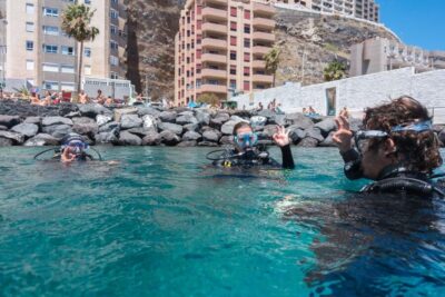 Santa Cruz de Tenerife: PADI Introductory Dive - Meeting at Scubanana in Puerto Deportivo Radazul: what to expect before you hit the water