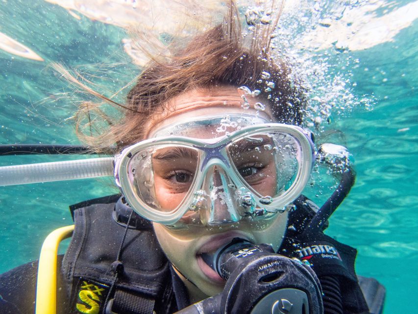 Santa Ponsa: Try Scuba Diving in a Marine Reserve - The Santa Ponsa safety briefing: how they help you relax first