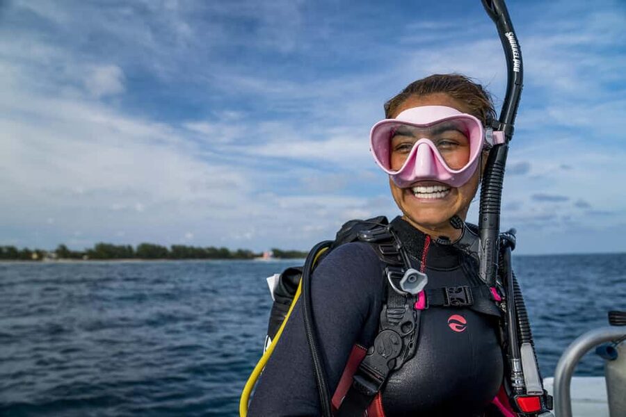 Santorini: Scuba Diving - First-Time Underwater Breathing, Planned for Real Humans