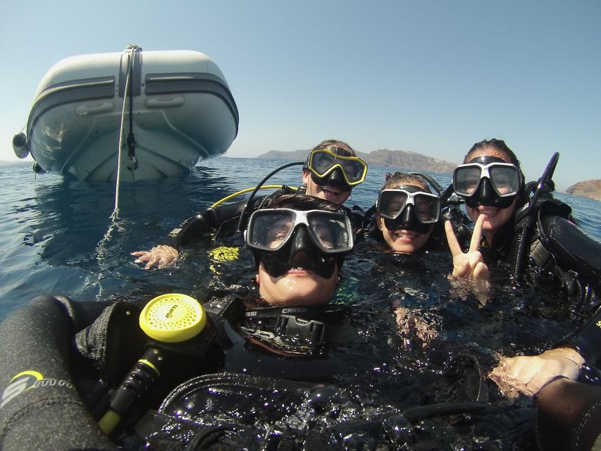 Santorini: Scuba Diving Experience for Beginners - Oia meeting point to Amoudy Bay boat: what the day feels like