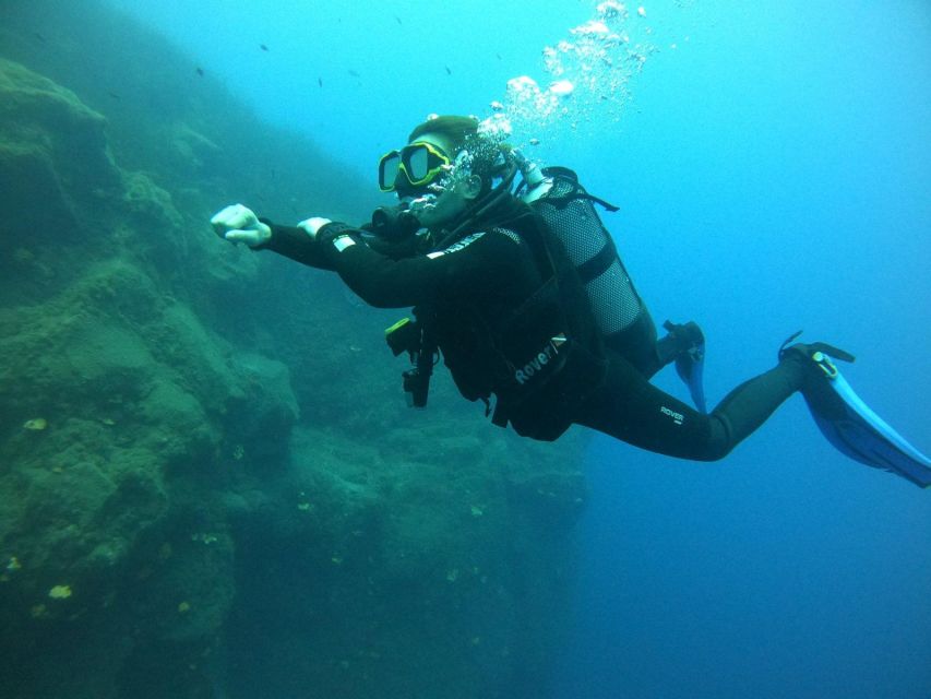 Santorini: Scuba Diving Experience in Caldera for Beginners - First Scuba in Santorini’s Caldera: What You’re Really Signing Up For