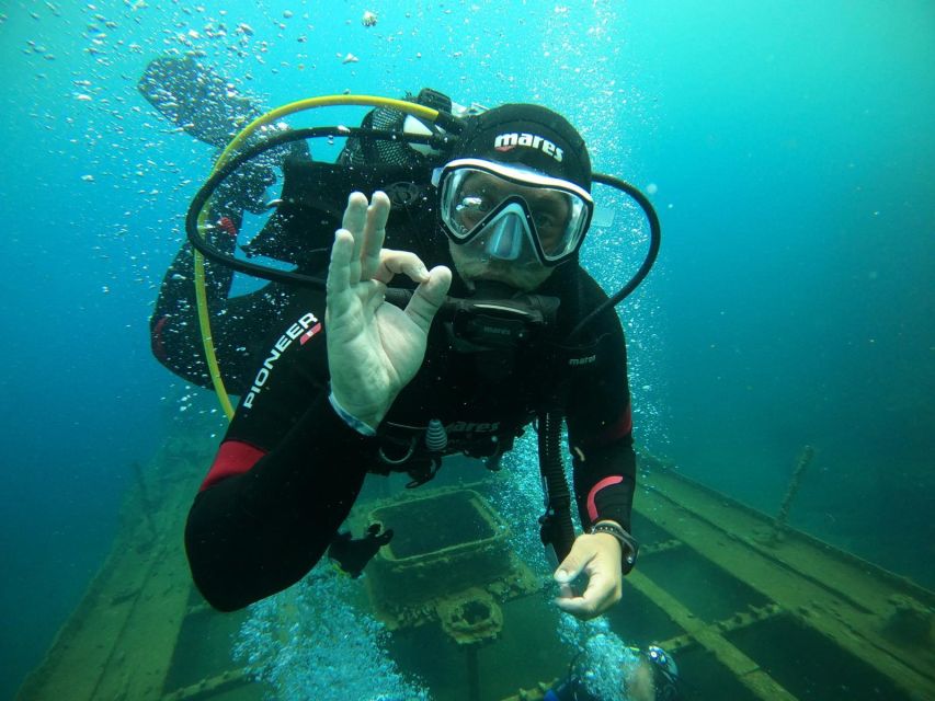 Santorini: Scuba Diving Experience in Caldera for Beginners - The Pre-Water Briefing: Equipment, Signals, and What to Expect in the First Minutes
