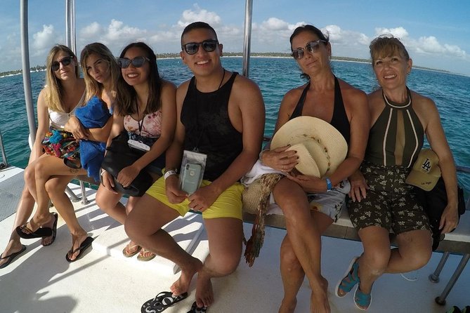 Scuba Diving at Catalina Island - 2 tank - for Certified Divers - Punta Cana hotel pickup to La Romana port: the day’s rhythm