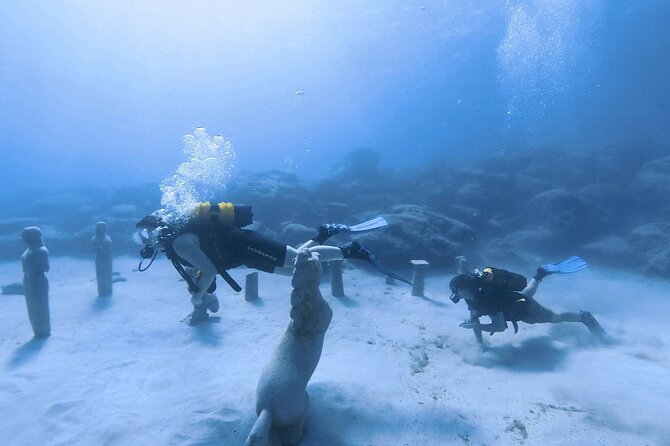 Scuba Diving Experience (10+ Years) AND Free Edited Video - Green Bay Setup: Calm Water, Fish Rock, and Tiny Underwater Statues