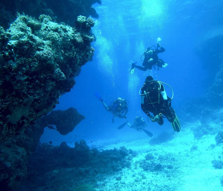 Scuba diving for beginners in crystal clear sea of Halkidiki - Ear equalization and comfort: the practical skill that saves your day
