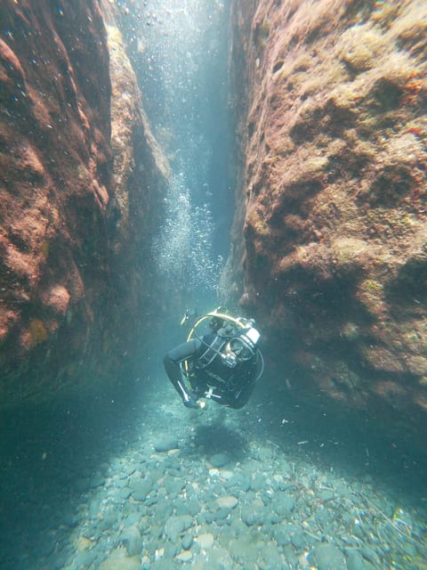 Scuba Diving in the Volcanic Caldera/shorelines of Santorini - Key highlights worth planning around
