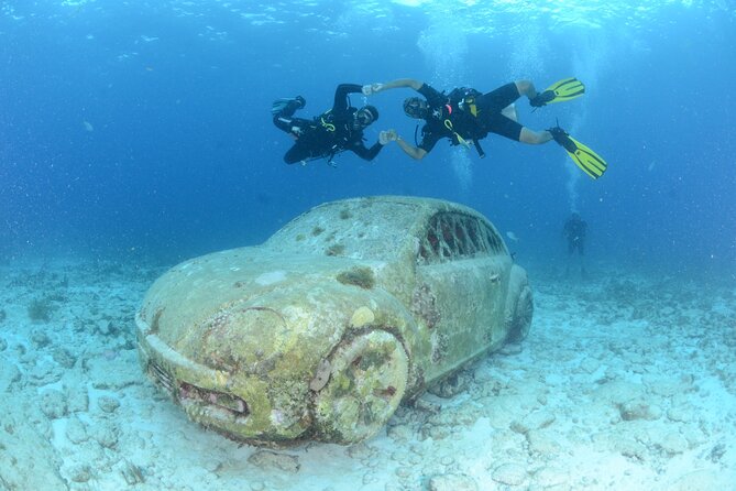 Scuba Diving Under Water Museum and Reef for beginners - Pool practice and theory: how they teach you to breathe and stay calm