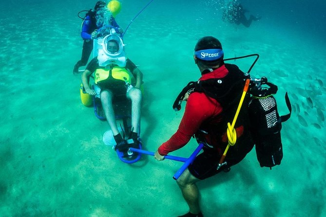 Sea Trek and Diving for handicaped people - The 3-hour flow in Costa Teguise, starting at Avenida del Jablillo