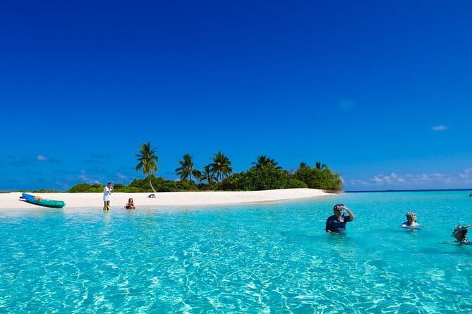 Semporna Hike Bohey 3 Island Snorkel Dive Tour and Lunch - Boats, groups, and the human touch that makes it smooth