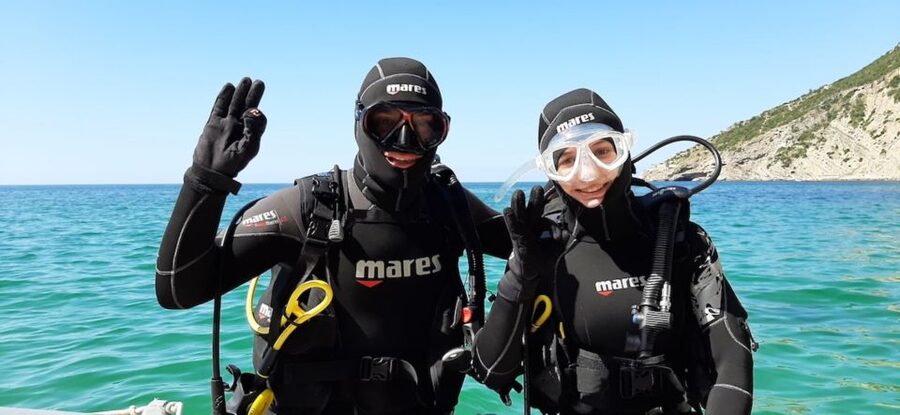 Sesimbra: First Scuba Diving Experience in the Ocean - The 3-hour rhythm: safety briefing, gear, then the speedboat