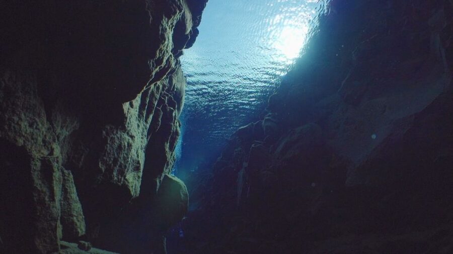 Silfra: Diving Between Tectonic Plates - Silfra and Thingvellir: why this fissure is a once-in-a-lifetime setup