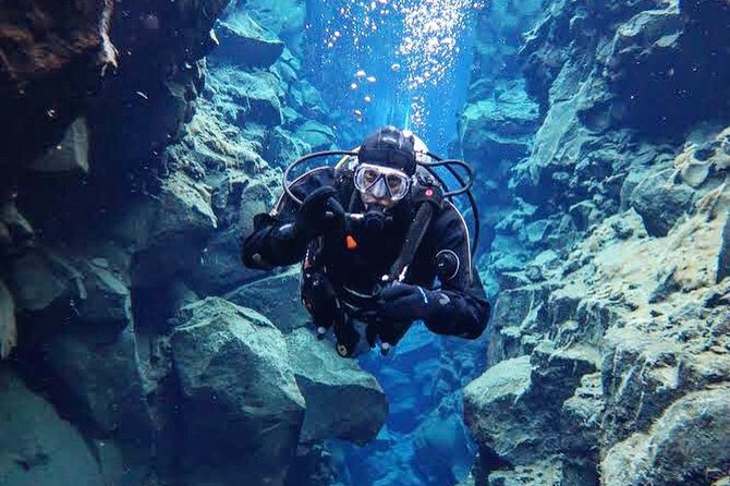 Silfra: Diving Between Tectonic Plates - Meet on Location - Who Should Book This Silfra Underwater Plate-Plates Tour