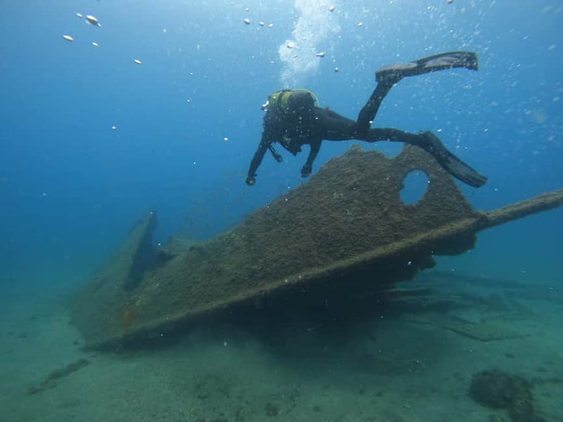 Terceira Island:Try Scuba in a Shipwreck-Archeological park - Angra do Heroísmo Bay: The Lidador Wreck and an Archaeological Park