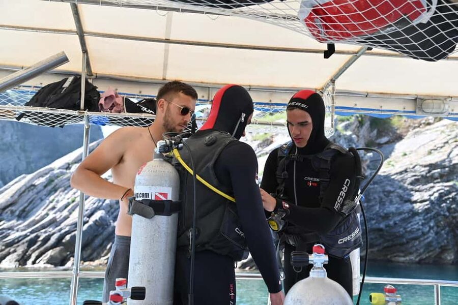 Try Scuba Diving from Boat in Budva - Budva Diving Center - The 15-Minute Speedboat Ride: Short Enough to Relax