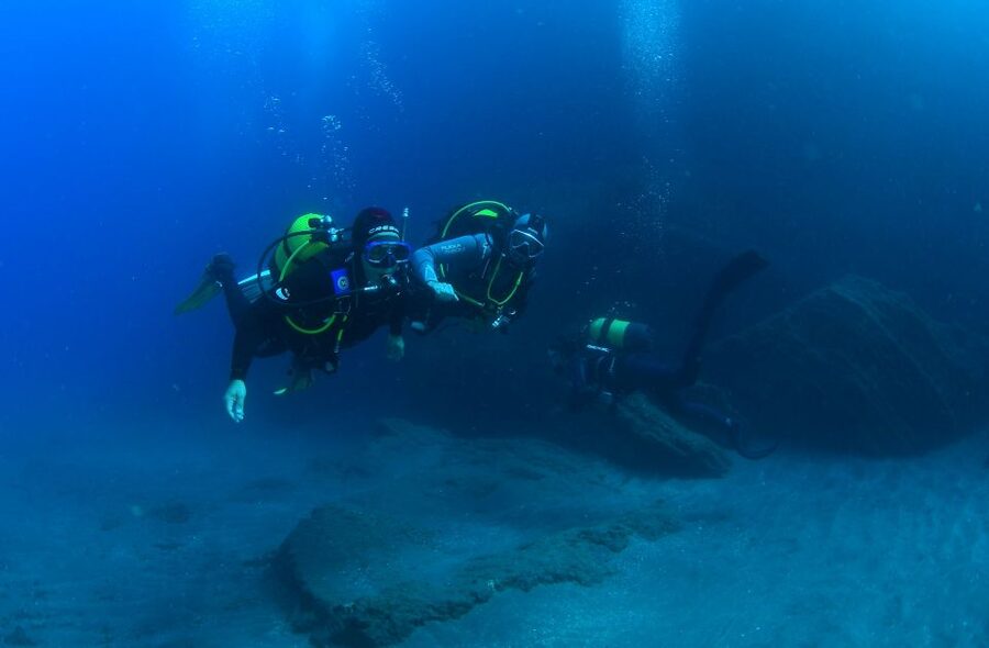 Vila Franca Do Campo: Introduction to Scuba Diving Tour - Getting ready: the 30-minute safety briefing that sets the tone
