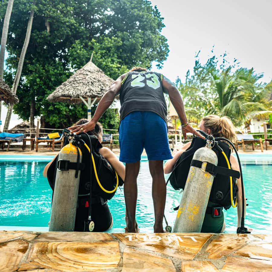 Zanzibar 1 Day Scuba Diving Course for Beginners with Lunch - Lunch Break and Timing: How the Day Fits Together